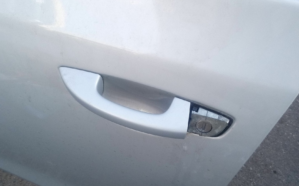 Вскрытие иномарки с двойной блокировкой 